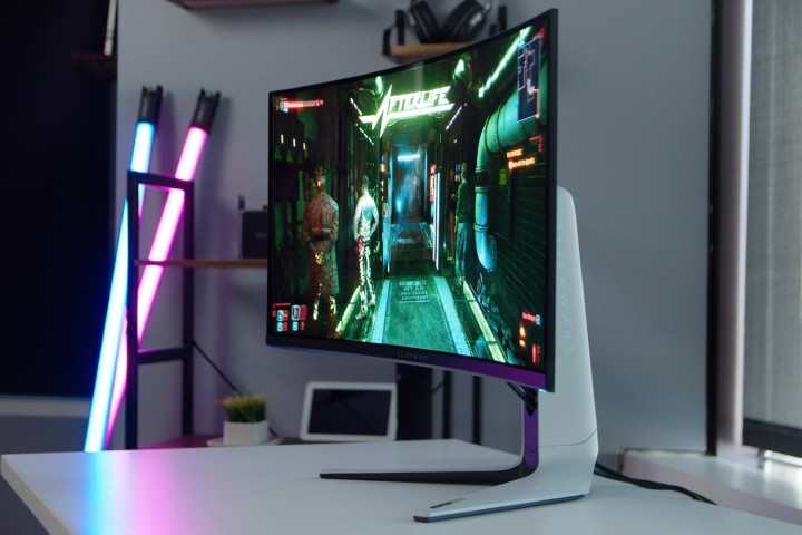 Cyberpunk 2077 در حال اجرا بر روی Alienware 34 QD-OLED.