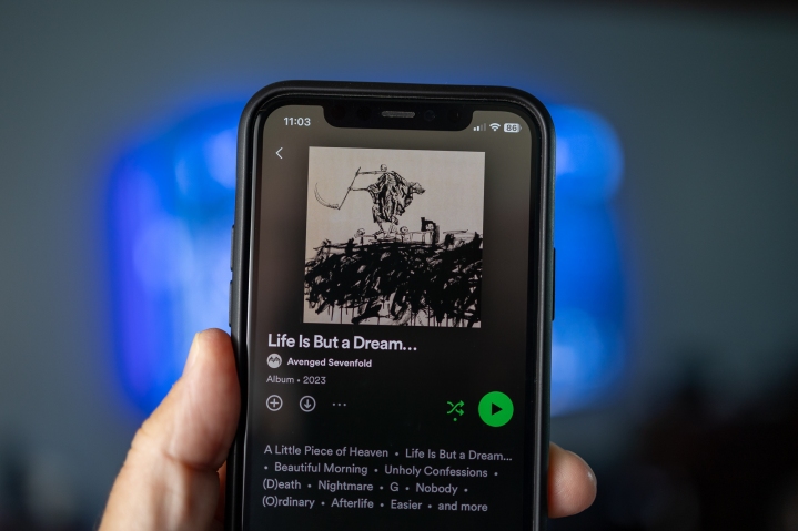 Spotify در آیفون.